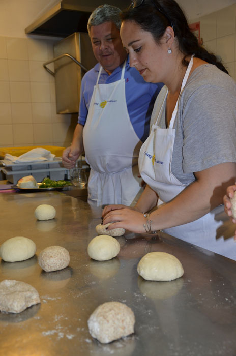 italian-mamma-in-naples_cooking2